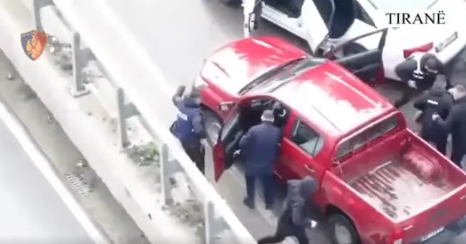 Operacion policor në Tiranë si në filma (video)