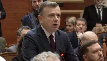 Opozita bllokon sërish foltoren, Balla: Fatkeqësi që PD është katandisur kështu sot, po nuk reflektuat do kalojmë…