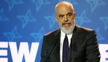 ‘Opozita në protestë, ndryshime kabineti nën trysni’/ DW: Largimi i Ballukut pas përplasjeve me drejtësinë…