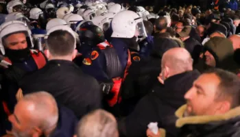 Opozita zbret sot në shesh, reagon policia: Nuk e marrim përsipër zhvillimin e tubimit