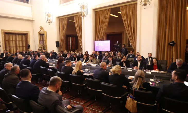 Pak orë pas ndryshimeve në kabinet, kryeministri Rama mbledh sërish ministrat