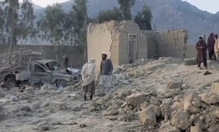 Pakistani dhe Afganistani në prag lufte, shkon në 70 numri i viktimave pas sulmit ajror kundër Talebanëve