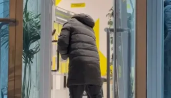 PANIK NE BANKE, TENTON GRABITJEN, ARRESTOHET