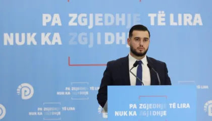 Pano: Çdo 30 minuta një i ri ikën nga Shqipëria, Rama kërkon një Shqipëri të boshatisur dhe pa revoltë