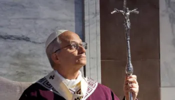 Papa planifikon udhëtime në Afrikën Qendrore, Algjeri, Spanjë dhe Monako