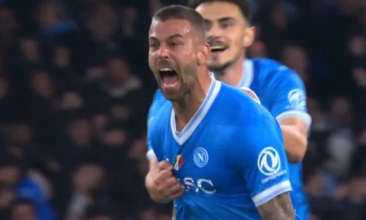 “Paqe” në “Diego Armando Maradona” mes Napolit dhe Romës për pjesën e parë, një ish ndëshkon verdhekuqtë (video)