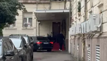 Para nisjes në Bruksel, Edi Rama mbledh grupin parlamentar, e pranishme dhe Balluku