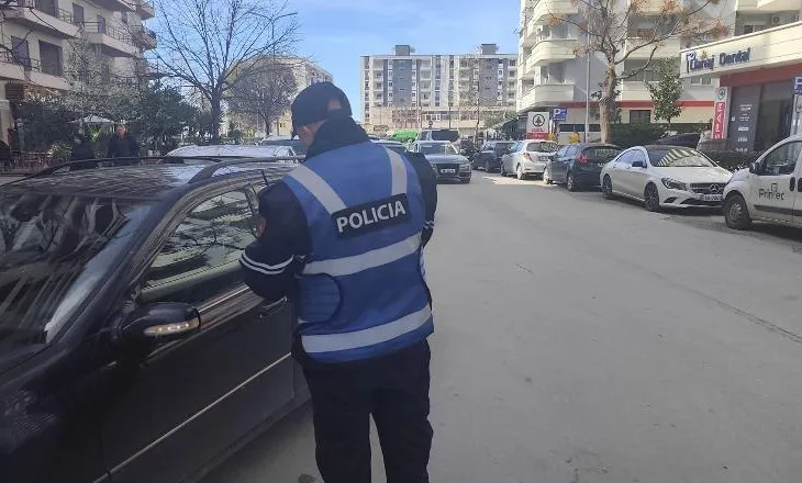 Parkimi i dyfishtë dhe zaptimi i hapësirës publike, gjoba ndaj atyre që nuk respektojnë rregullat