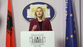 “Parlamenti duhet të jetë një paradhomë e ligjeve që sjell qeveria”/ Zhupa: Mazhoranca pranoi që nuk do votojnë asnjë..