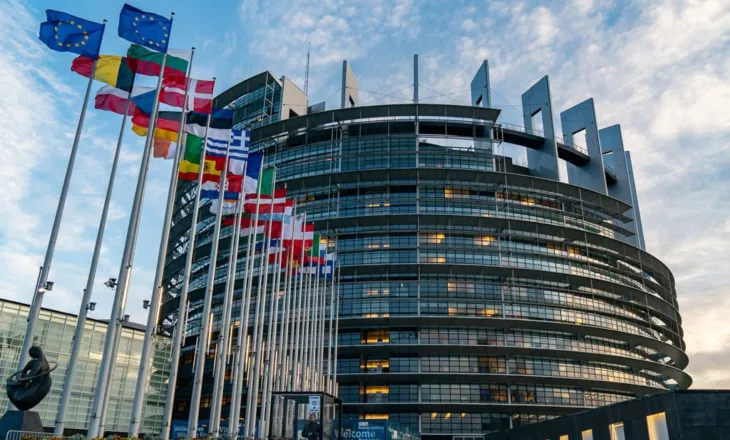 Parlamenti Europian mbështet Shqipërinë/ Integrimi në BE, 9 eurodeputetë javën e ardhshme në Tiranë