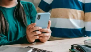 Pas Francës edhe Spanja ndalon rrjetet sociale për fëmijët nën 16-vjeç, kryeministri Sanchez: Janë shumë të ekspozuar ndaj abuzimit e dhunës