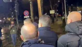 Pas përplasjes me efektivët civilë të policisë, reagon Flamur Noka