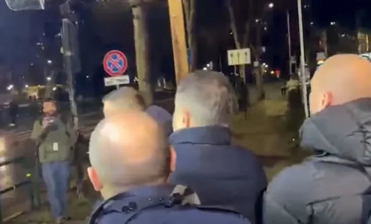 Pas përplasjes me efektivët civilë të policisë, reagon Flamur Noka