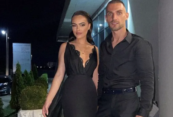 Pas rikthimit në rrjete sociale, Rina Maloku fshin të gjitha fotot me Festim Isufin