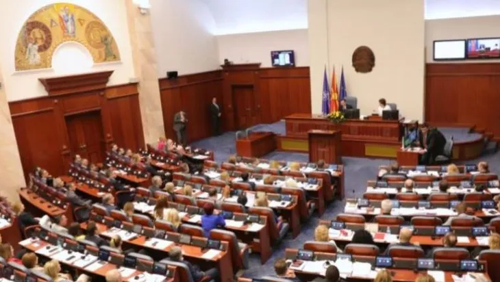 Pas Shqipërisë dhe Kosovës/ Deputetët e BDI dorëzojnë rezolutën në Kuvend, në mbështetje të ish-krerëve të UÇK-së