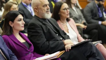 Pas skandalit korruptiv, PS propozon ‘privatizimin’ e tenderave të AKSHI