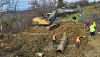 Pas Vlorës, edhe Durrësi mbetet pa ujë! Tubacioni pëson defekt pas rrëshqitjes së dherave