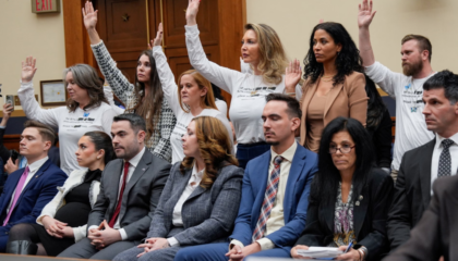 Pasuria e Jeffrey Epstein pranon të paguajë deri në 35 milionë dollarë për të mbyllur padinë e të mbijetuarave