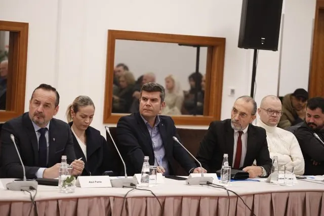 “PD gati për të bërë lëshime”, Hasimja tregon negociatat me Berishën për kodin zgjedhor