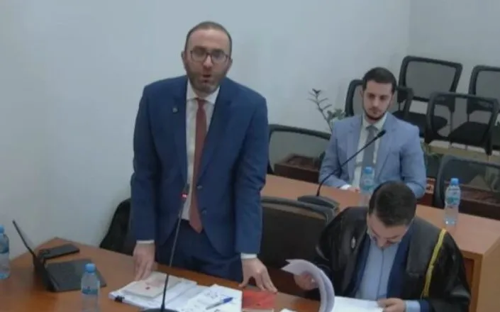 PD i kërkon Kushtetueses shfuqizimin e ndryshimeve në Rregulloren e Kuvendit, Bardhi në seancë: Mazhoranca synon…