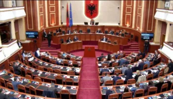 PD rikthehet në komisionin e Reformës Territoriale, PS e tërheq draftin me ndryshimet nga rendi i ditës