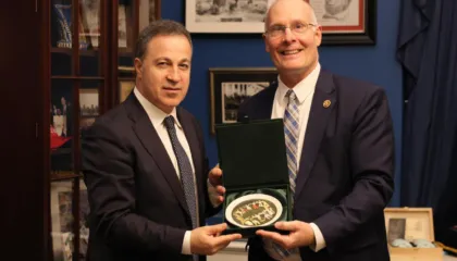 Peleshi mbyll vizitën zyrtare në SHBA me takimin me kongresmenin John Moolenaar