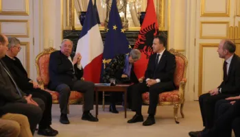 Peleshi pritet nga presidenti i Senatit francez: Franca mbështetëse e palëkundur e integrimit europian të Shqipërisë