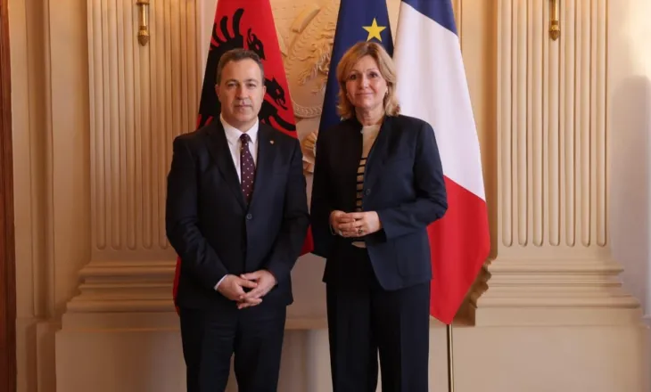 Peleshi pritet nga Presidentja e Asamblesë Kombëtare, Braun-Pivet: Shqipëria në sprintin final drejt BE-së, Franca rikonfirmon mbështetjen