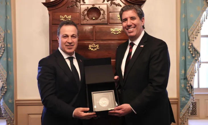 Peleshi takime me zyrtarë të DASH, bisedon me zv.sekretarin e Shtetit Michael Rigas për reformat dhe sigurinë