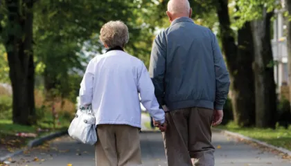 Pensionistët e huaj “zbarkojnë” në Shqipëri, ja qytetet më të preferuara prej tyre