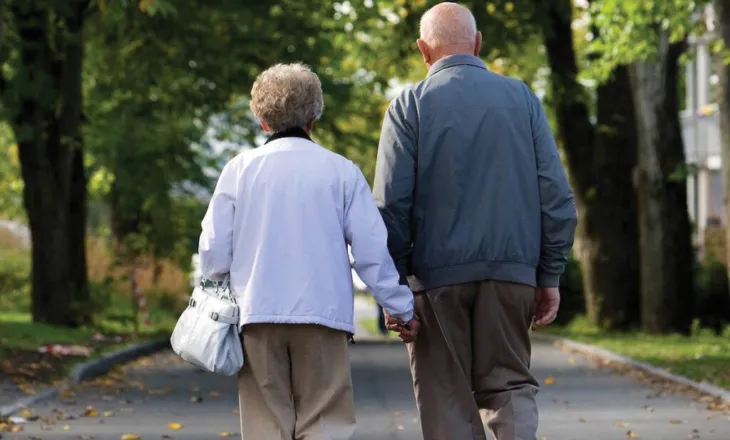 Pensionistët e huaj “zbarkojnë” në Shqipëri, ja qytetet më të preferuara prej tyre