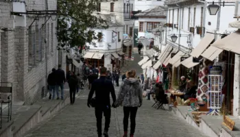 Për 12 vite nuk pagoi sigurimet shoqërore të punonjëses, nën hetim biznesmeni nga Gjirokastra