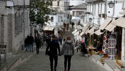 Për 12 vite nuk pagoi sigurimet shoqërore të punonjëses, nën hetim biznesmeni nga Gjirokastra