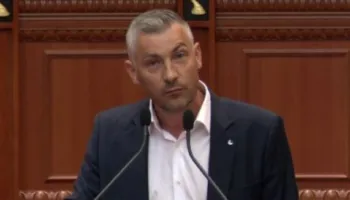 Përçarje në PD/  Nallbani sfidon Berishën: O pjesëmarrje në komisione, o bojkot i Parlamentit