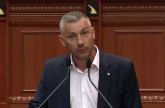 Përçarje në PD/  Nallbani sfidon Berishën: O pjesëmarrje në komisione, o bojkot i Parlamentit