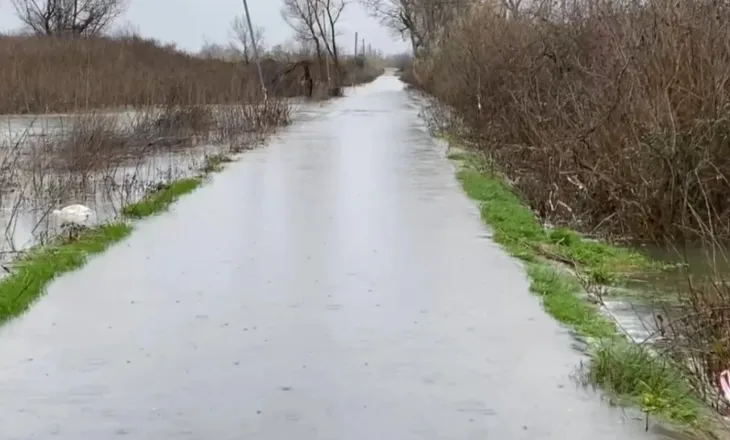 Përmbytet Oboti, 40 cm ujë në rrugë. Ushtria dhe emergjencat civile në gatishmëri