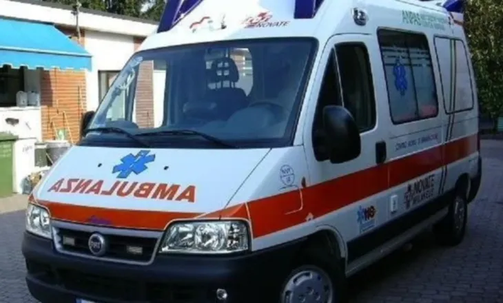 Përplasen dy automjete në aksin “Elbasan-Bradashesh”, lëndohen drejtuesit dhe katër pasagjerë