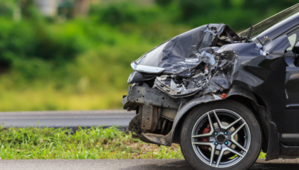 Përplasën me makinë pensionistin anglez dhe për të fshehur krimin hodhën rrobat e targat. Dy shqiptarët dalin para gjykatës