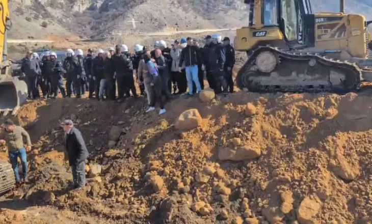 Përplasje të ashpra në Baks-Rrjoll të Velipojës, 2 banorë përfundojnë në spital pas konfrontimit me policinë