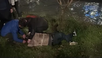 Përplasjet mes protestuesve dhe policisë, një qytetar humb ndjenjat nga gazi lotsjellës