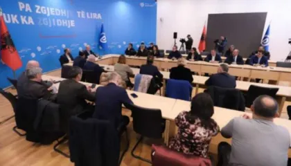 Përplasjet në grupin e PD/ Kush janë deputetët që dolën kundër Sali Berishës?