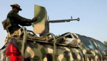 Persona të armatosur vrasin më shumë se 160 njerëz në dy fshatra në Nigeri