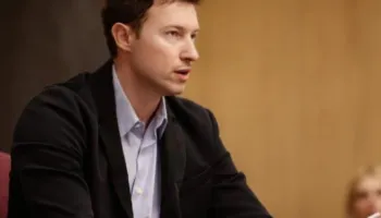 Peticioni i studentëve për provimin e jurisprudencës në shqip/ Denion Meidani: E kemi adresuar shqetësimin