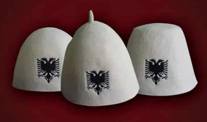 Peticioni online kërkon njohjen e plisit shqiptar nga UNESCO: Të ruajmë trashëgiminë tonë