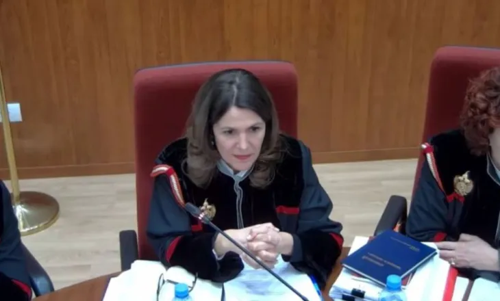 Pezullimi i Ballukut nga detyra e zv.Kryeministres, Kushtetuesja publikon vendimin, si argumentohet qëndrimi pro dhe kundër i 8 gjyqtarëve
