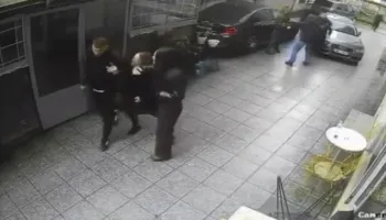 Pezullohet polici që nxori armën gjatë konfliktit verbal në Laprakë