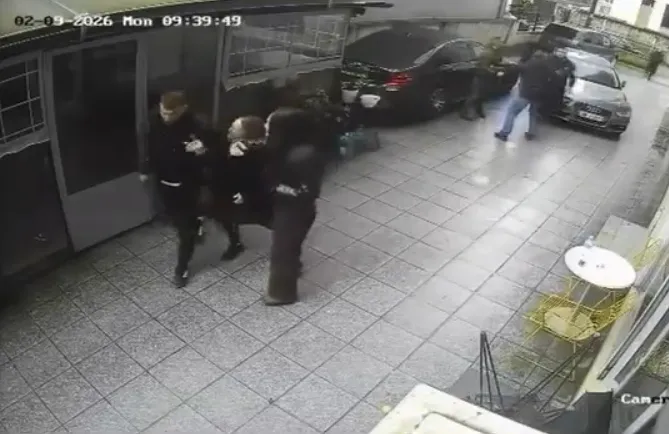 Pezullohet polici që nxori armën gjatë konfliktit verbal në Laprakë