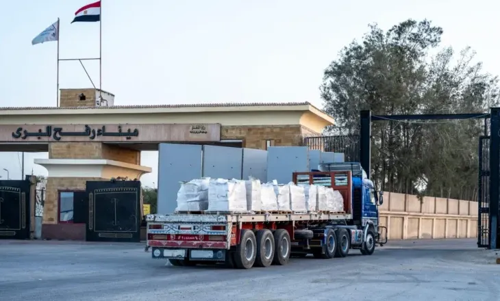 Pikëkalimi në Rafah rihapet në mënyrë të kufizuar pas dy vjetësh lufte