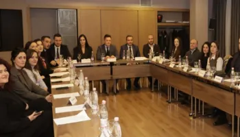 PING PONG MES RAMES DHE PROKUROREVE