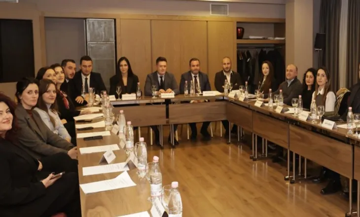 PING PONG MES RAMES DHE PROKUROREVE